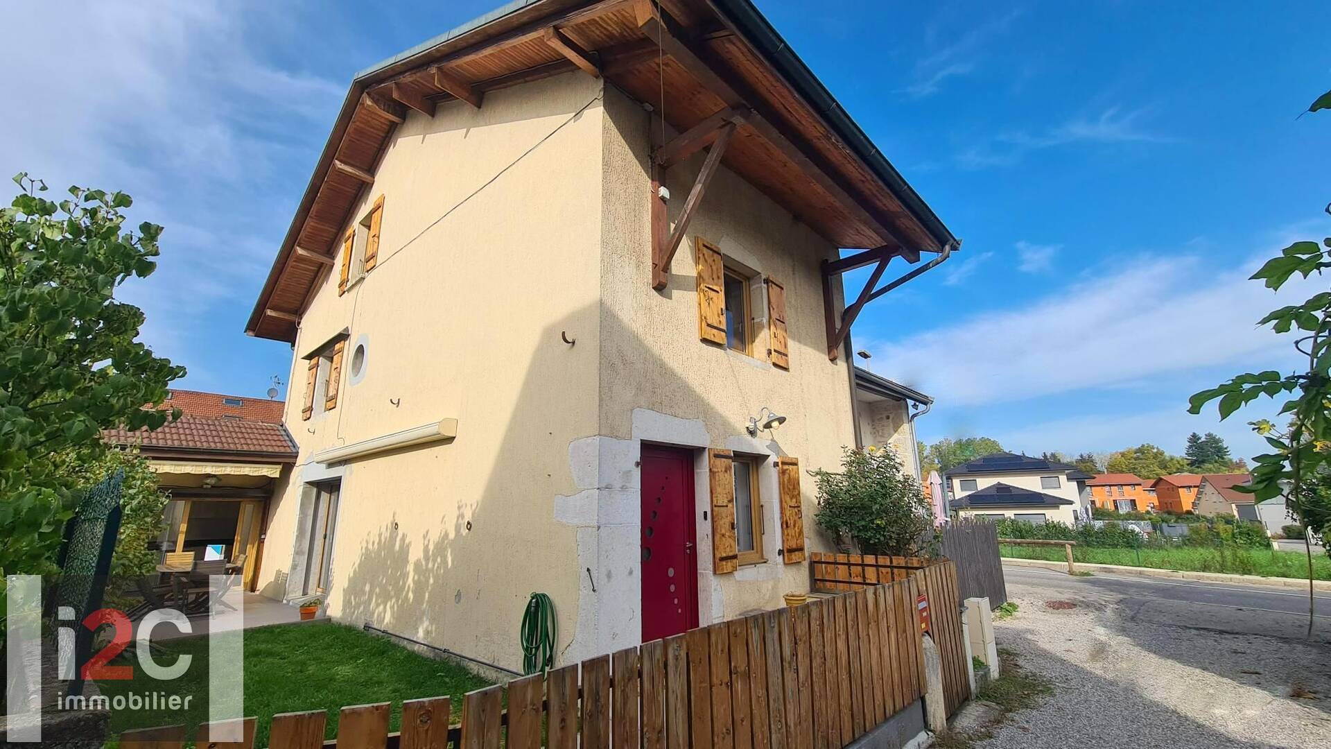 Vente Maison De Village 6 Pièces 145 M² à Cessy 01170