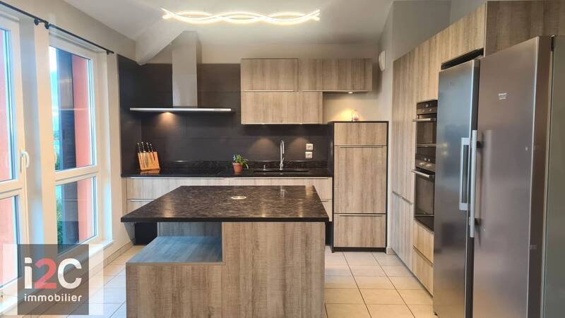 Bien vendu appartement duplex 4 pièces 93.96 m² à Cessy 01170