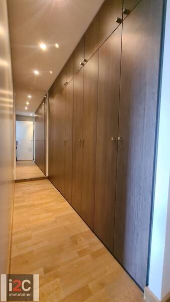 Bien vendu appartement attique 4 pièces 125 m² à Gex 01170