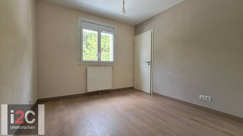 Sold property apartment appartement t4 87 m² in Thoiry 01710