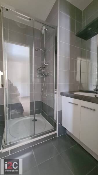 Sold property apartment appartement t4 87 m² in Thoiry 01710