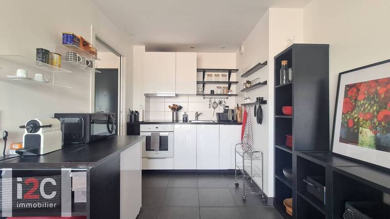 Bien vendu appartement attique 2 pièces 53.55 m² à Ferney-Voltaire 01210