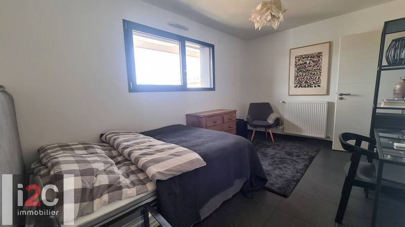 Bien vendu appartement attique 2 pièces 53.55 m² à Ferney-Voltaire 01210