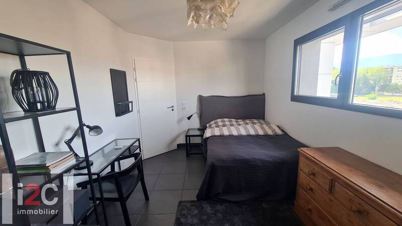 Bien vendu appartement attique 2 pièces 53.55 m² à Ferney-Voltaire 01210