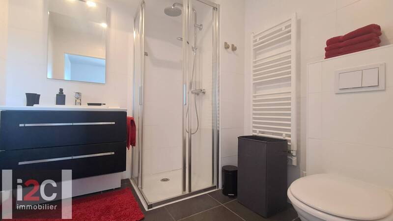 Bien vendu appartement attique 2 pièces 53.55 m² à Ferney-Voltaire 01210