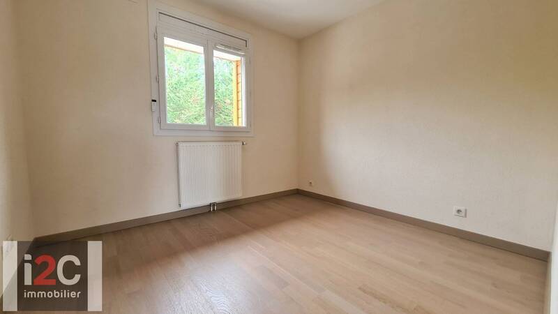 Bien vendu appartement attique 4 pièces 88.7 m² à Thoiry 01710