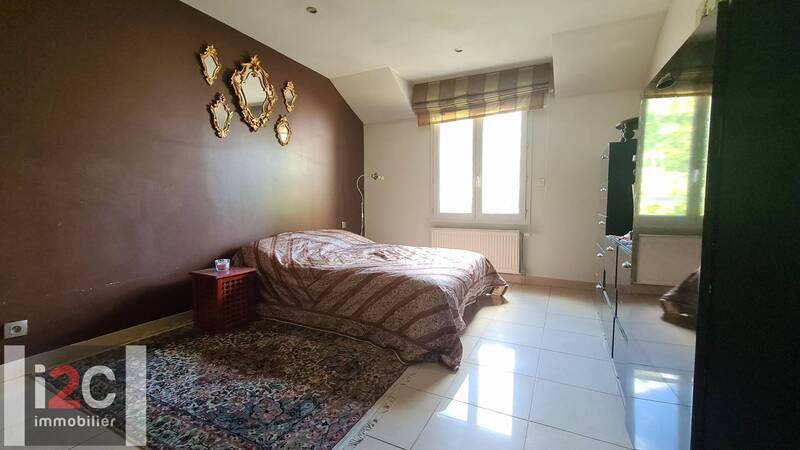 Sold property house maison mitoyenne 6 rooms 151 m² in Ferney-Voltaire 01210