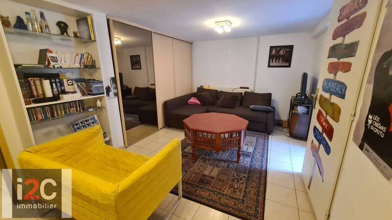 Sold property house maison mitoyenne 6 rooms 151 m² in Ferney-Voltaire 01210