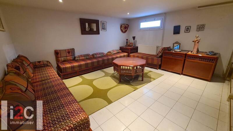 Sold property house maison mitoyenne 6 rooms 151 m² in Ferney-Voltaire 01210