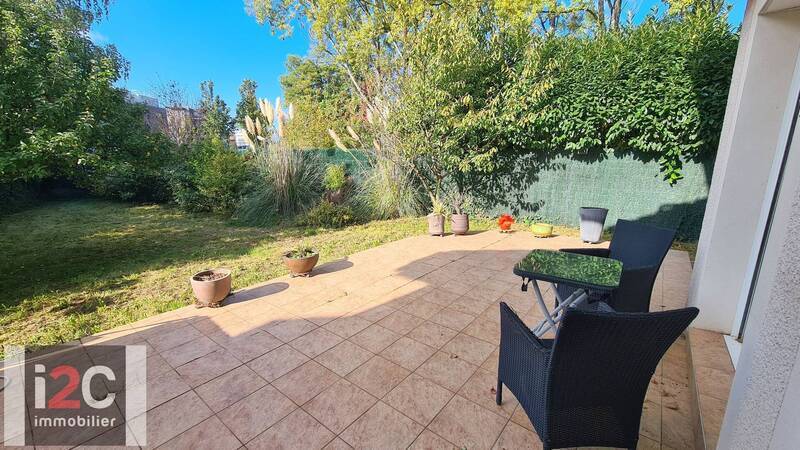 Sold property house maison mitoyenne 6 rooms 151 m² in Ferney-Voltaire 01210