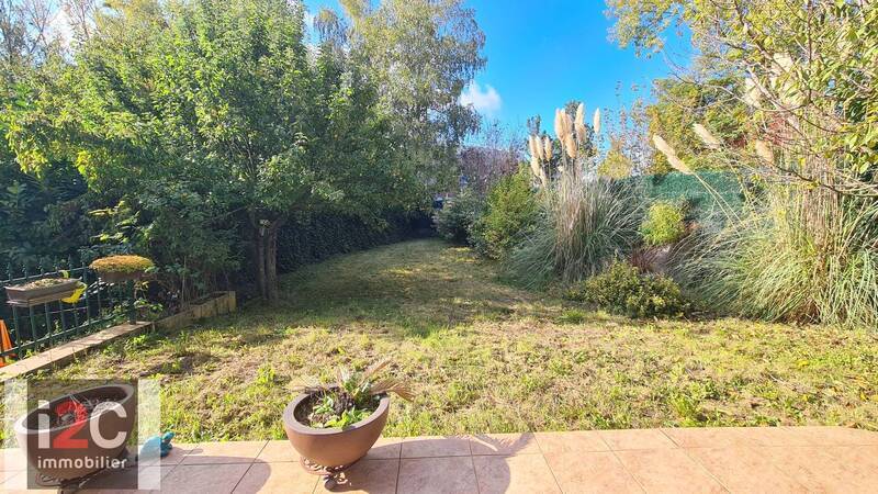 Sold property house maison mitoyenne 6 rooms 151 m² in Ferney-Voltaire 01210