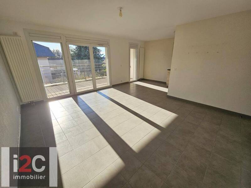 Sold property apartment appartement t3 69.7 m² in Thoiry 01710