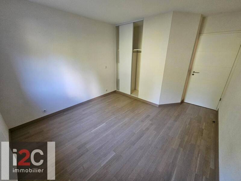 Sold property apartment appartement t3 69.7 m² in Thoiry 01710