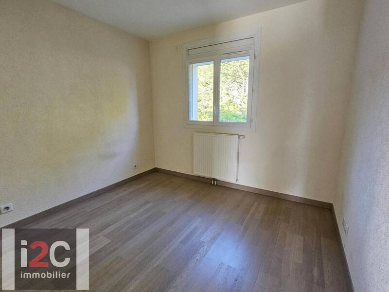 Sold property apartment appartement t3 69.7 m² in Thoiry 01710