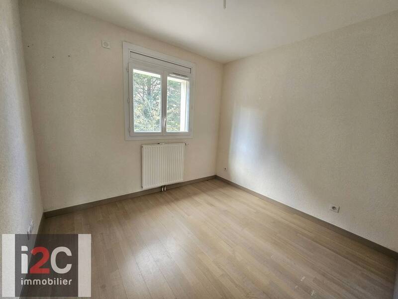 Sold property apartment appartement t3 69.5 m² in Thoiry 01710
