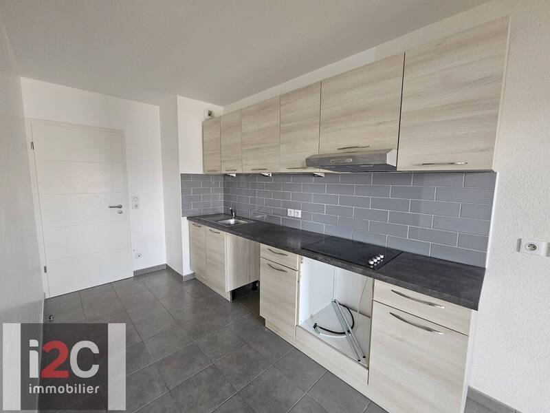 Sold property apartment appartement t3 69.5 m² in Thoiry 01710