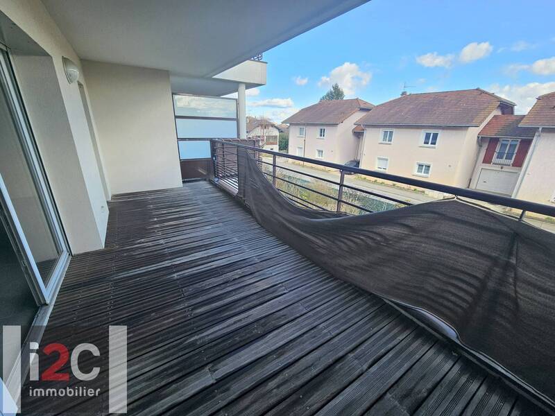 Sold property apartment appartement t3 69.5 m² in Thoiry 01710