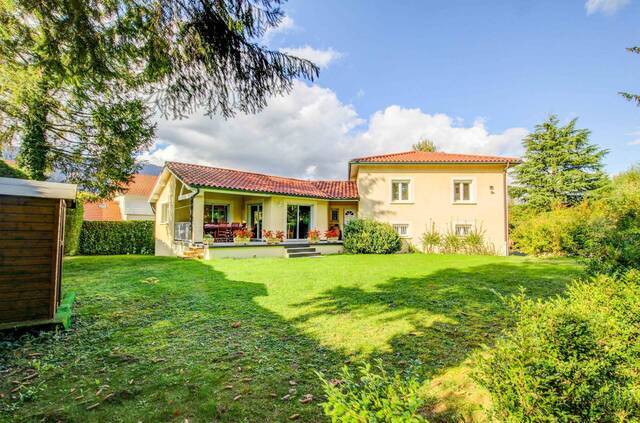 Vente Maison individuelle 8 pièces Saint-Genis-Pouilly 01630 223 m²