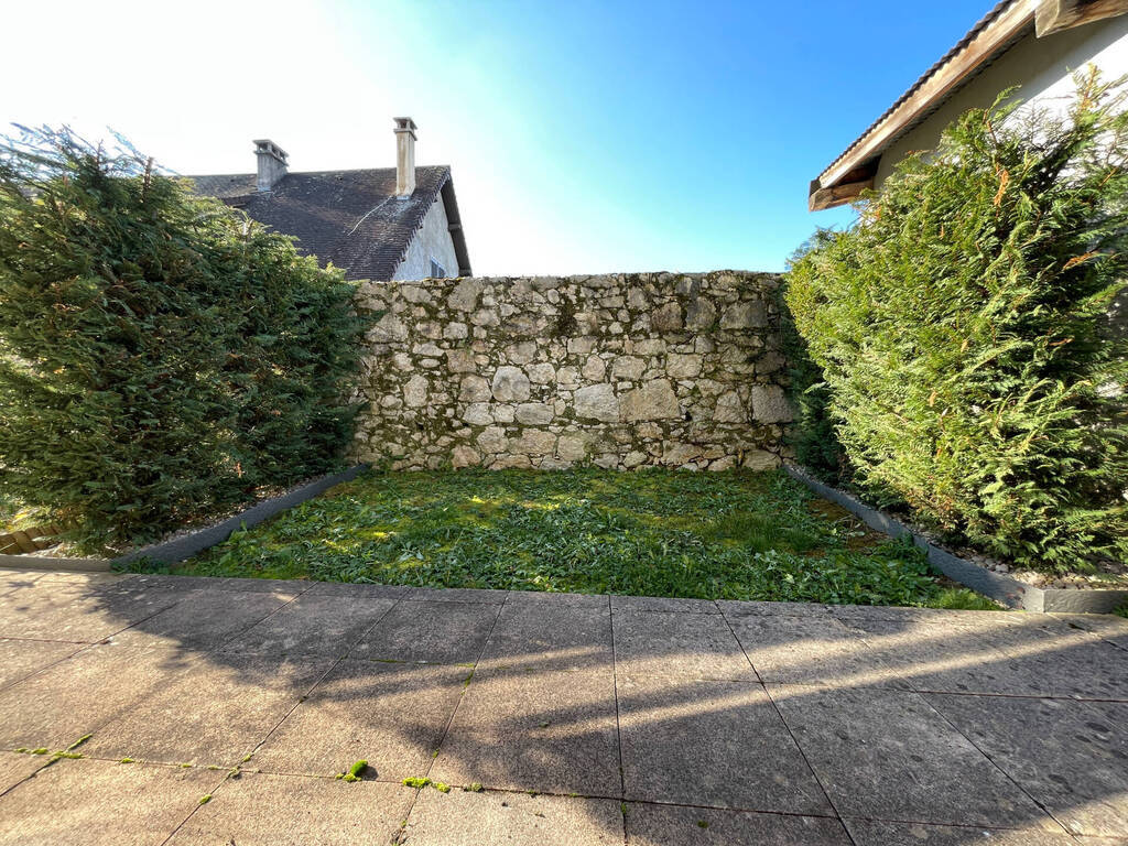 Buy Apartment appartement 2 rooms 46 m² Saint-Genis-Pouilly 01630