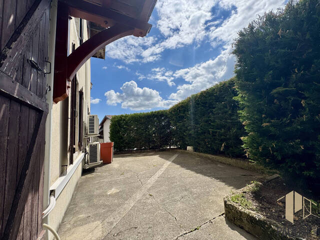 Vente Appartement 5 pièces 164.55 m² Challex 01630