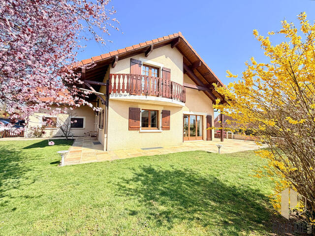 Vente Maison 7 pièces 240 m² Thoiry 01710