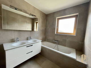 Vendu Maison 4 pièces 173 m² Versonnex 01210