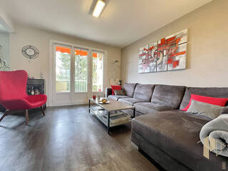 Sold Apartment appartement 7 rooms 135 m² Saint-Genis-Pouilly 01630