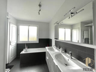 Sold Apartment appartement 7 rooms 135 m² Saint-Genis-Pouilly 01630