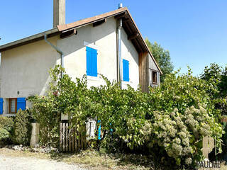 Vendu Maison de village 3 pièces 63 m² Thoiry 01710