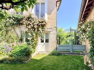 Vente Maison villa 5 pièces 232.5 m² Sergy 01630