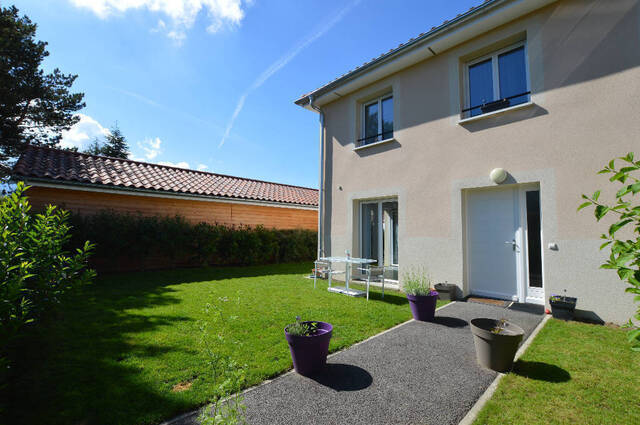 Sold property - House maison 4 rooms 81 m² Viry 74580