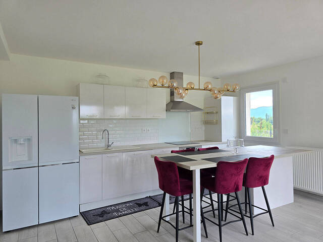 Rent House maison 4 rooms 88.52 m² Bossey 74160