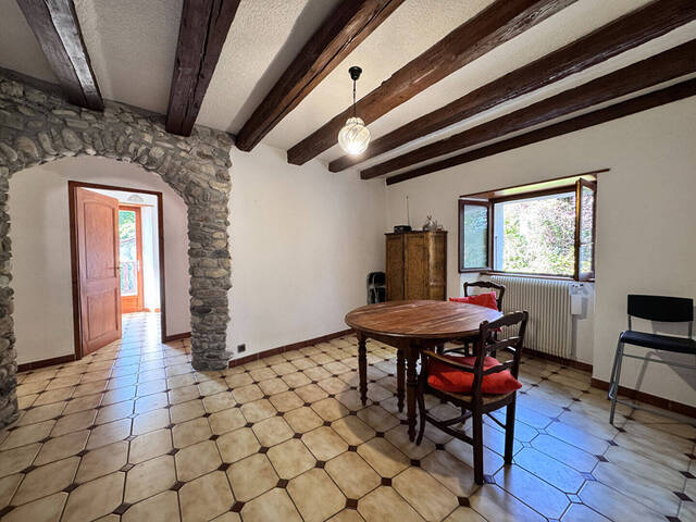 Buy House maison 8 rooms 228 m² Saint-Julien-en-Genevois 74160