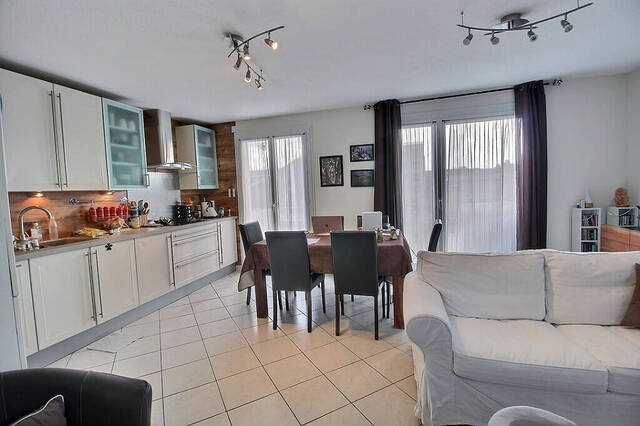 Buy Apartment appartement 4 rooms 86.11 m² Saint-Julien-en-Genevois 74160