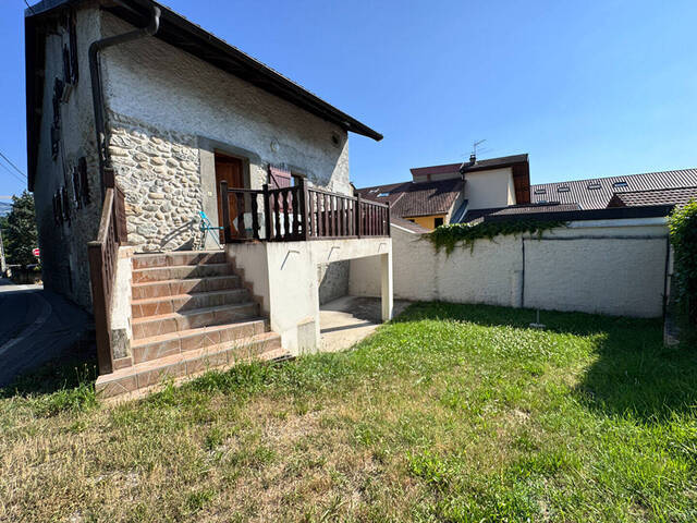 Sale House maison 8 rooms 228 m² Saint-Julien-en-Genevois 74160