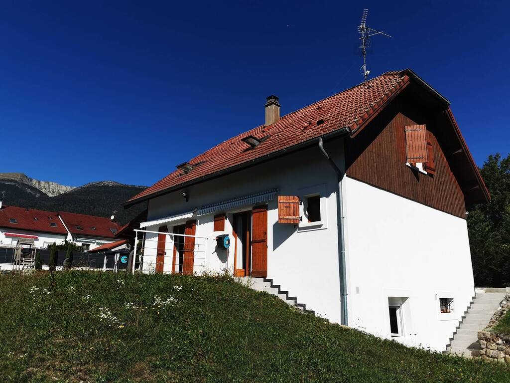 Location Maison individuelle 8 pièces 172 m² Échenevex 01170