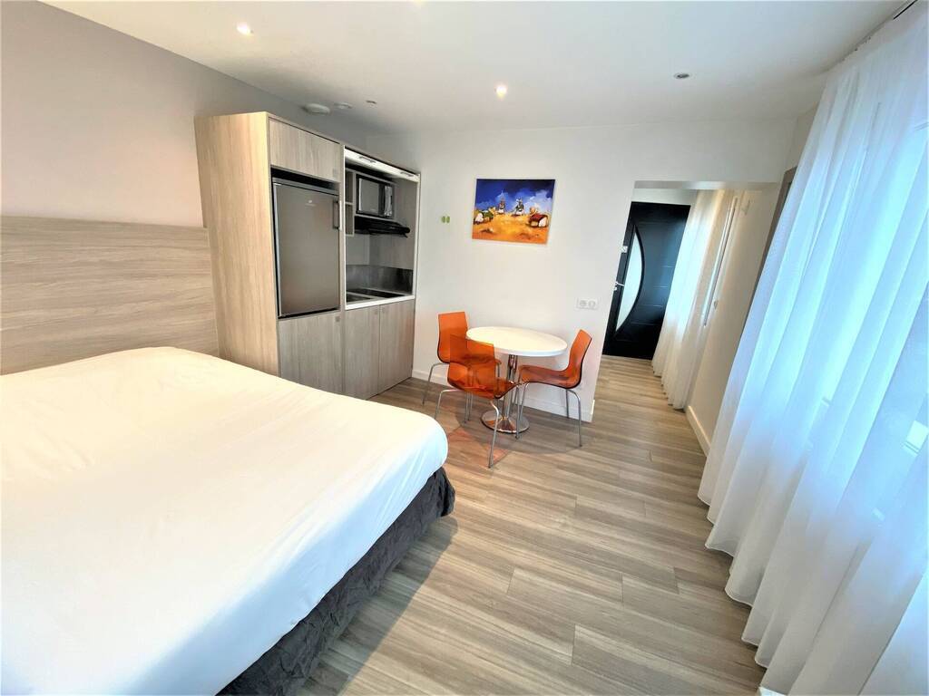 Location Appartement studio 1 pièce 21.7 m² Ségny 01170
