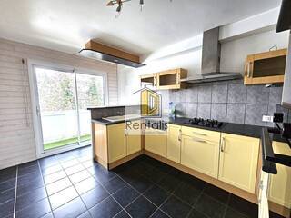 Location Appartement t3 4 pièces 76 m² Saint-Genis-Pouilly 01630