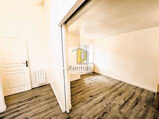 Location Maison ancienne 5 pièces 55.55 m² Farges 01550