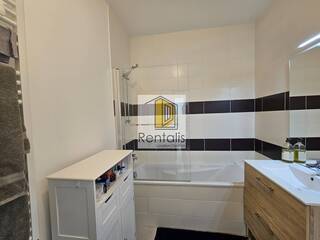 Location Appartement t3 67 m² Péron 01630