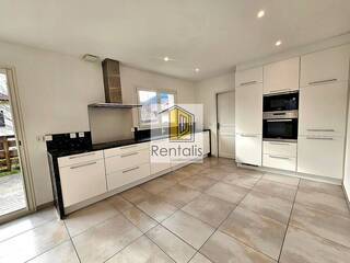 Location Maison individuelle 5 pièces 145 m² Divonne-les-Bains 01220