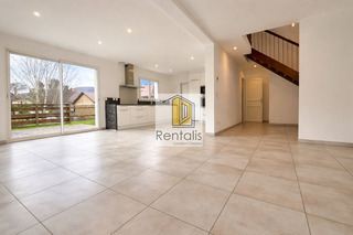 Location Maison individuelle 5 pièces 145 m² Divonne-les-Bains 01220