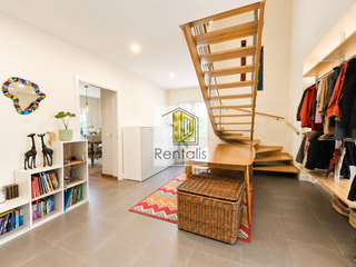 Location Maison individuelle 7 pièces 220 m² Prévessin-Moëns 01280