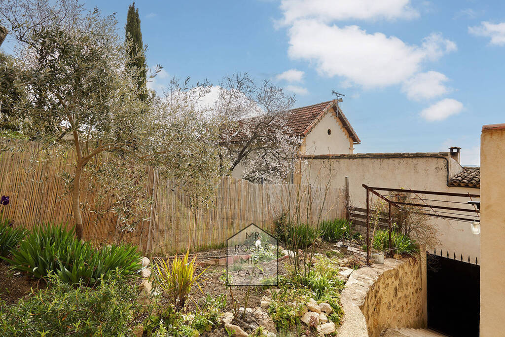 Vente Maison ancienne 7 pièces 192.5 m² Vaugines 84160