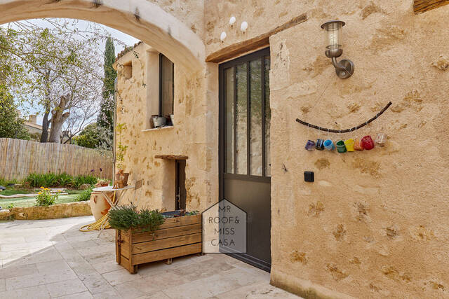 Vente Maison ancienne 7 pièces 192.5 m² Vaugines 84160