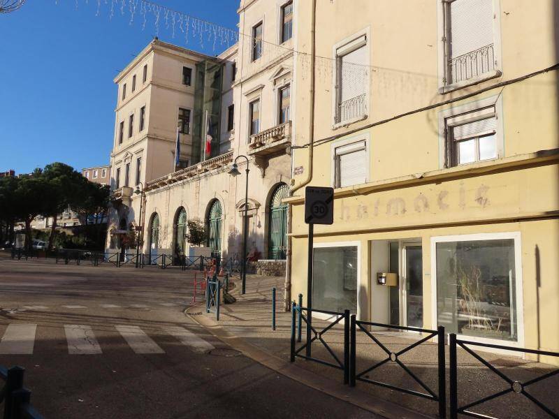 Vente local à Annonay 07100 79 000 €