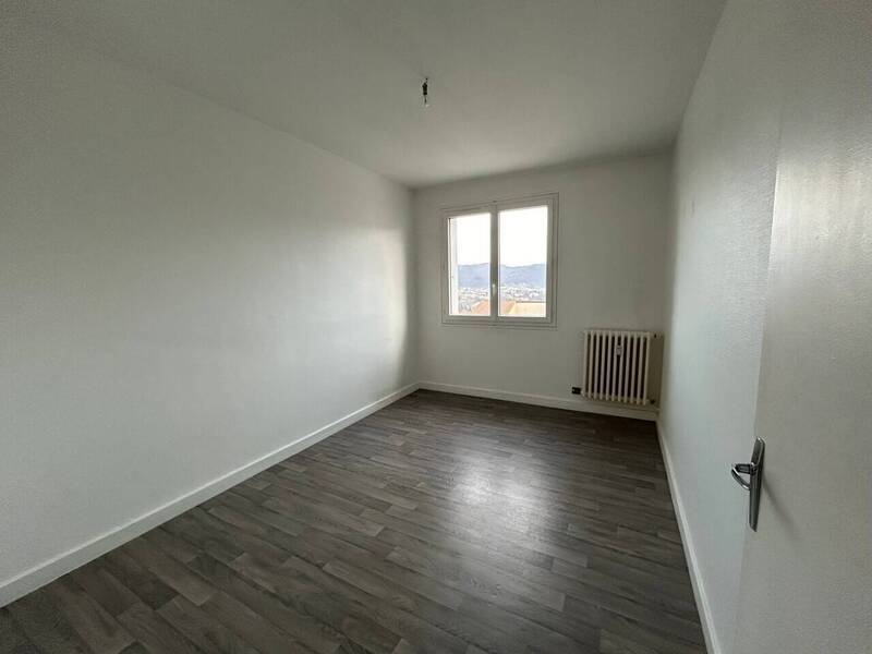 Vente appartement 4 pièces 74 m² à Privas 07000