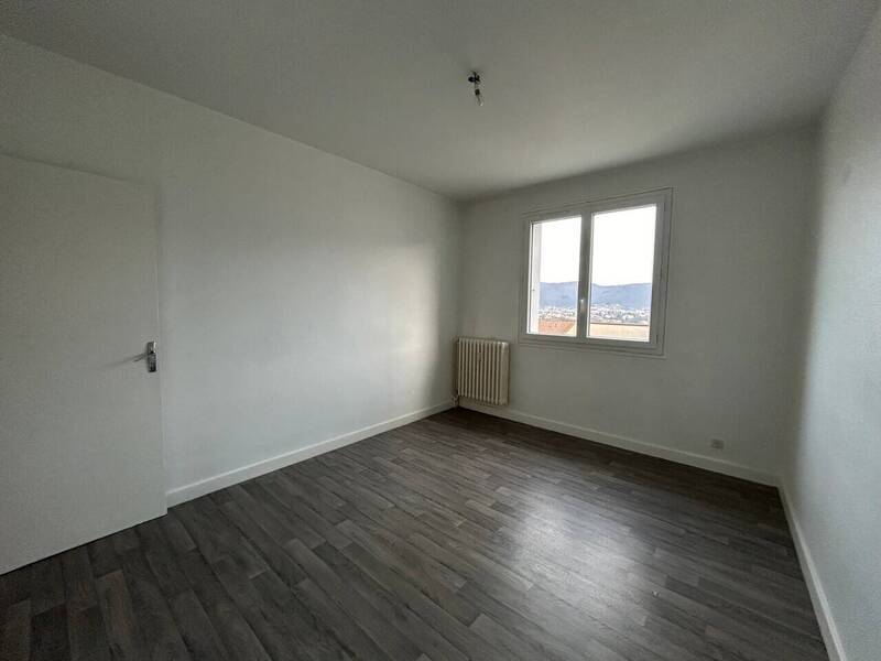 Vente appartement 4 pièces 74 m² à Privas 07000