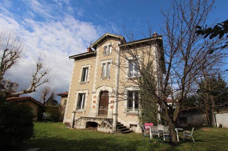 Vente maison 12 pièces 330 m² à Romans-sur-Isère 26100