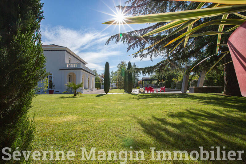 Vente maison 7 pièces 225 m² à Romans-sur-Isère 26100